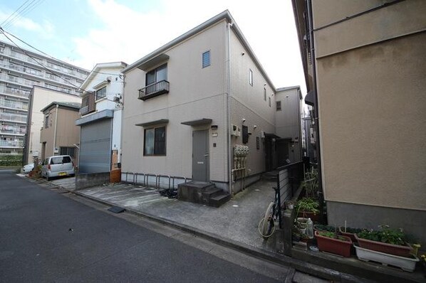 イーストビレッジの物件外観写真